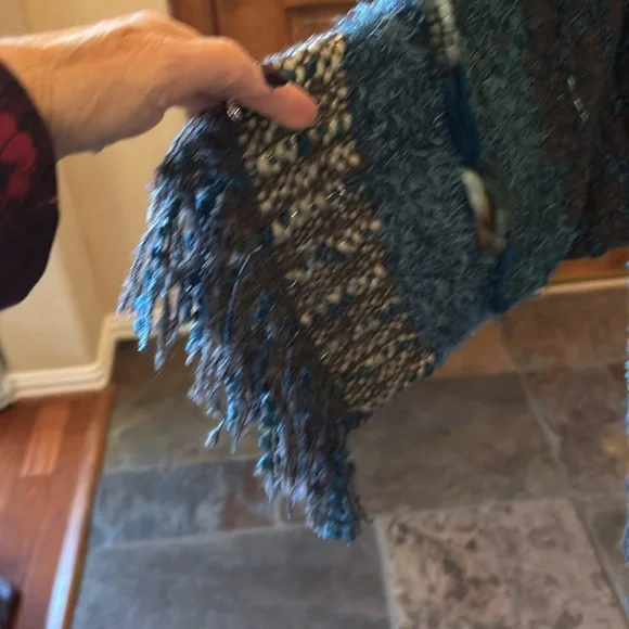 NWT Beautiful “World Market” long yarn & fringed sweater that is open. Fringed! - Picture 2 of 5